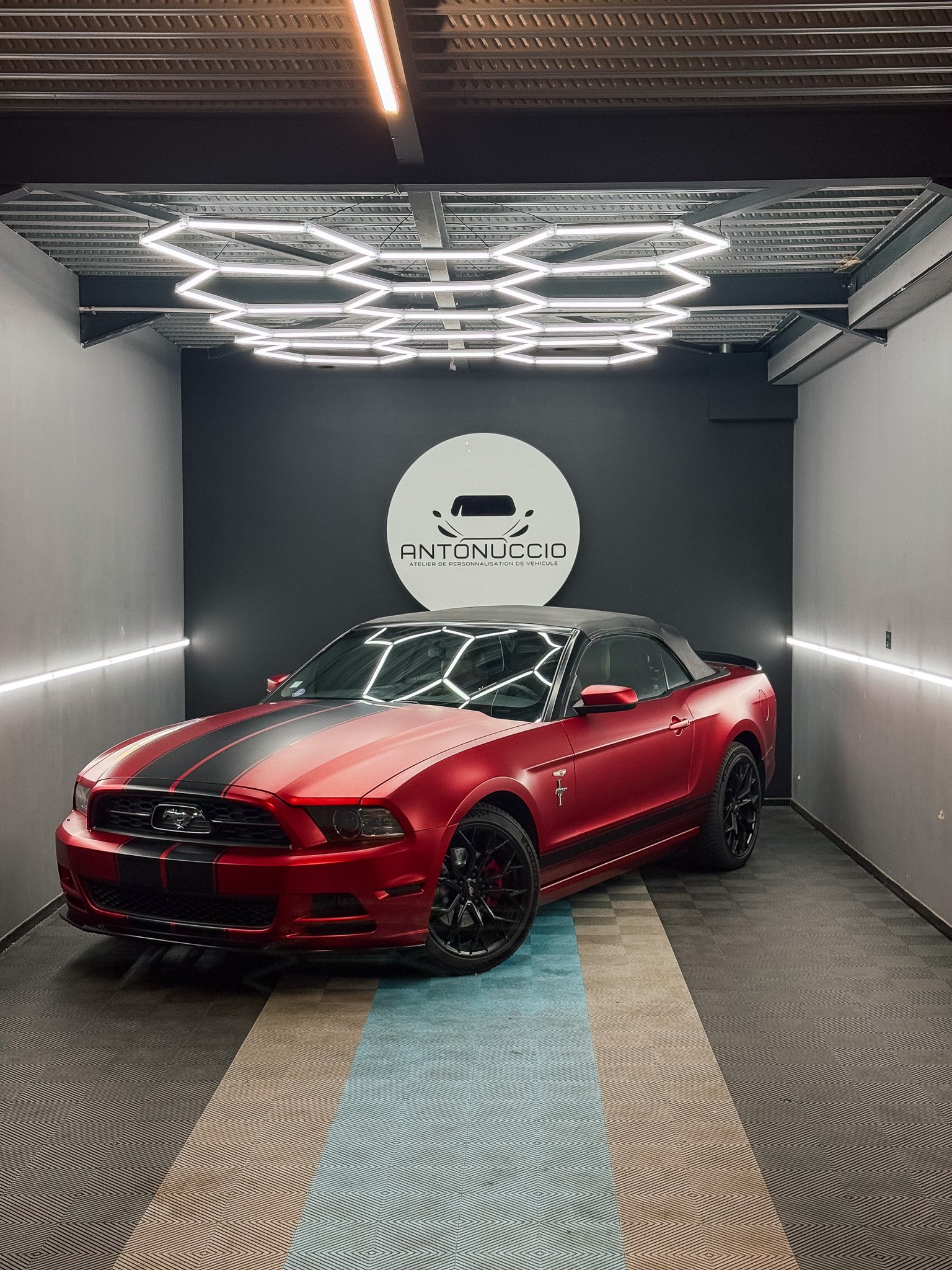 Ford Mustang rouge covering mat