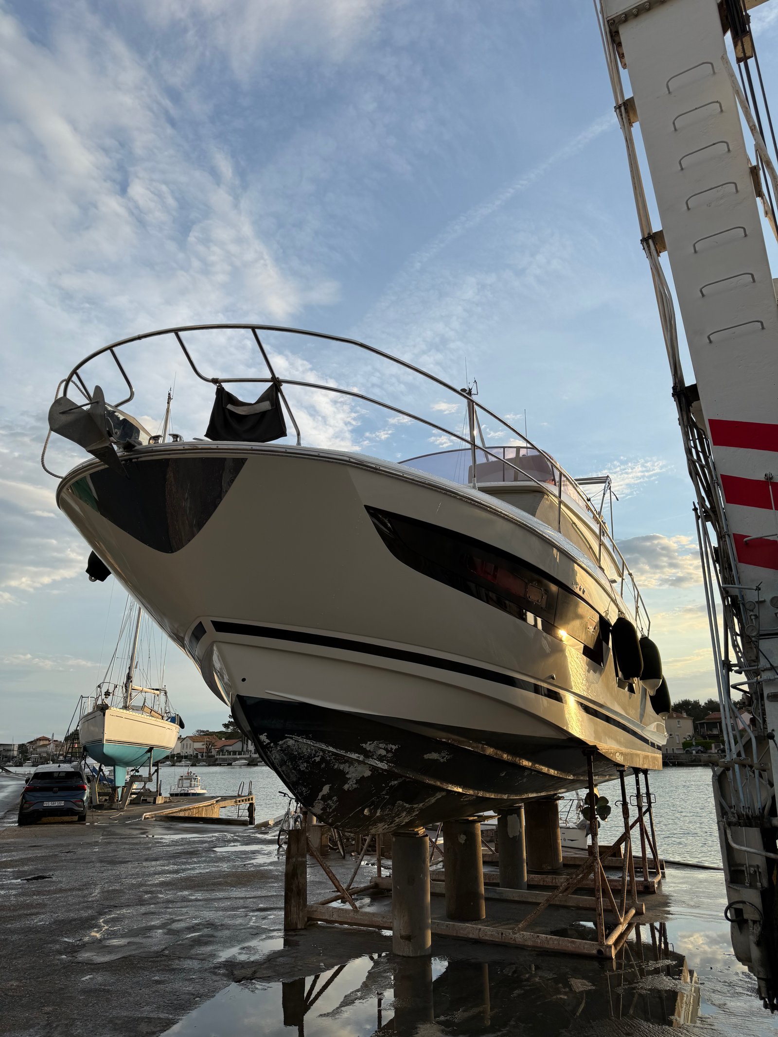 Yacht covering blanc chantier naval
